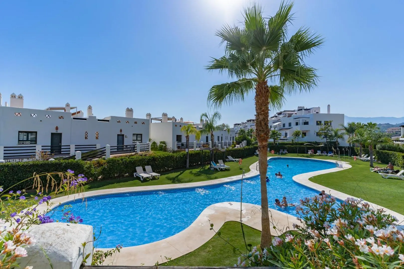 דירות אסטפונה Geweldig Penthouse Met Ruim Terras En Zeezicht - Prive Jacuzzi