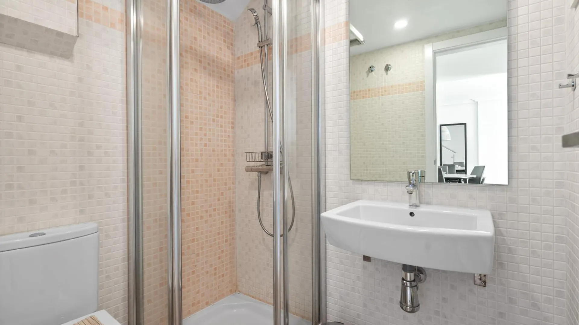 דירות אסטפונה Geweldig Penthouse Met Ruim Terras En Zeezicht - Prive Jacuzzi